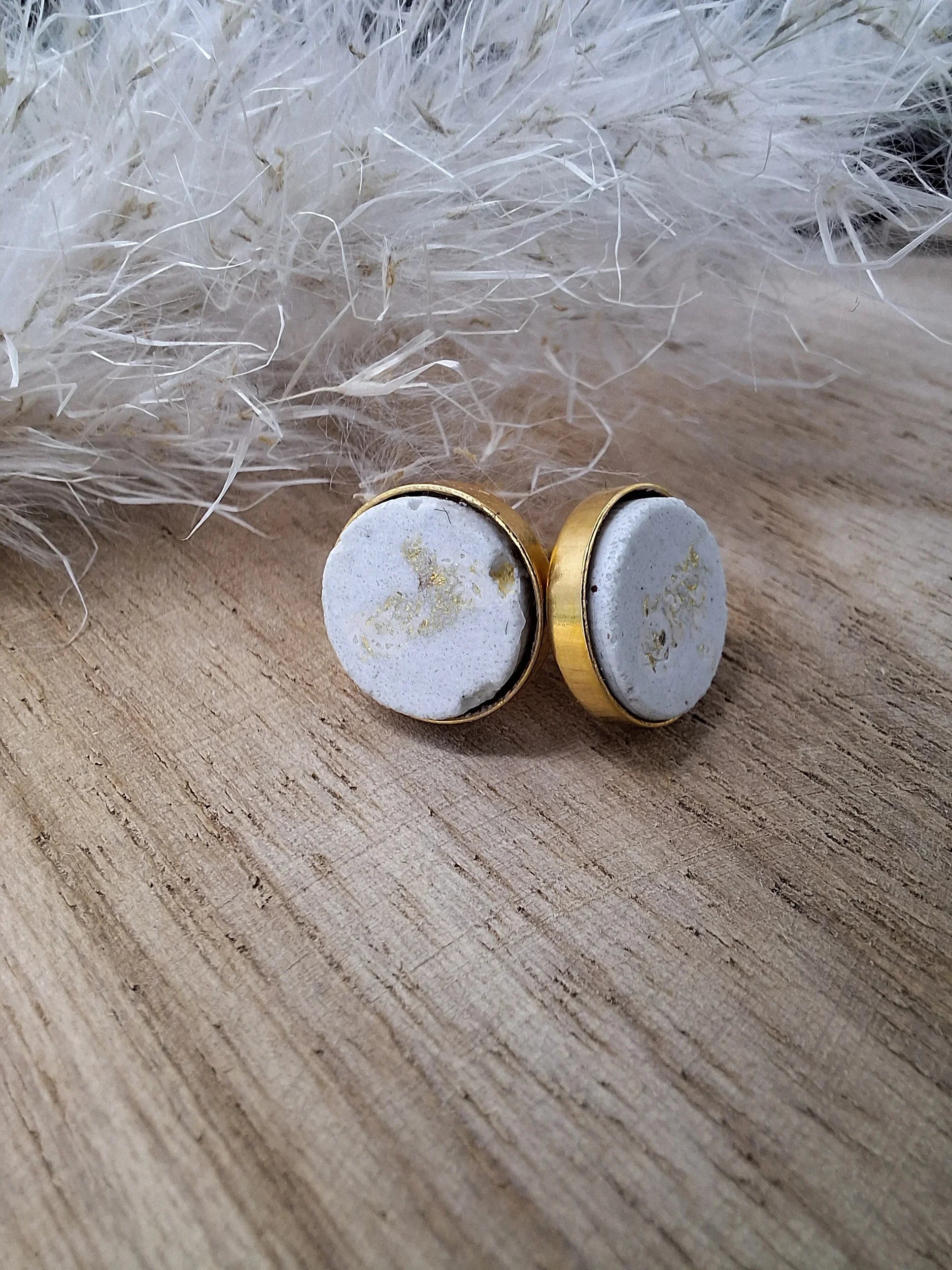 Beton-Ohrstecker classic | Gold | versch. Varianten | Jetzt online kaufen bei Dogs & Lifestyle