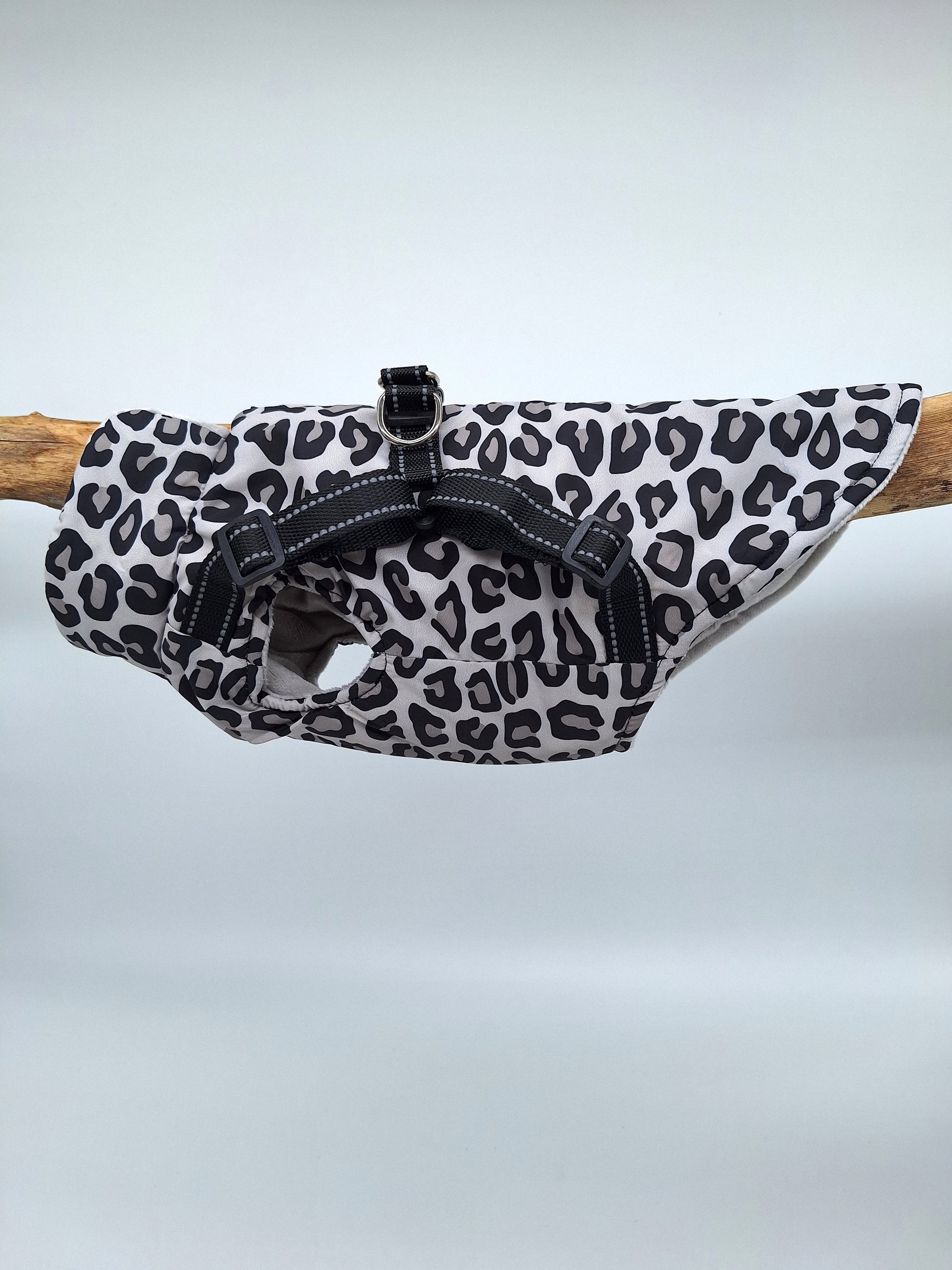 Hundemantel mit Geschirr | Leo-Print | Jetzt online kaufen bei Dogs & Lifestyle