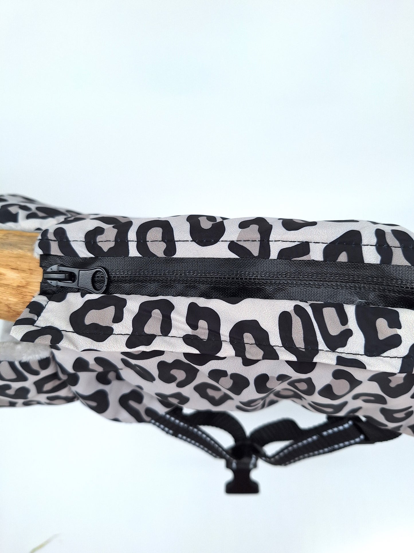 Hundemantel mit Geschirr | Leo-Print | Jetzt online kaufen bei Dogs & Lifestyle