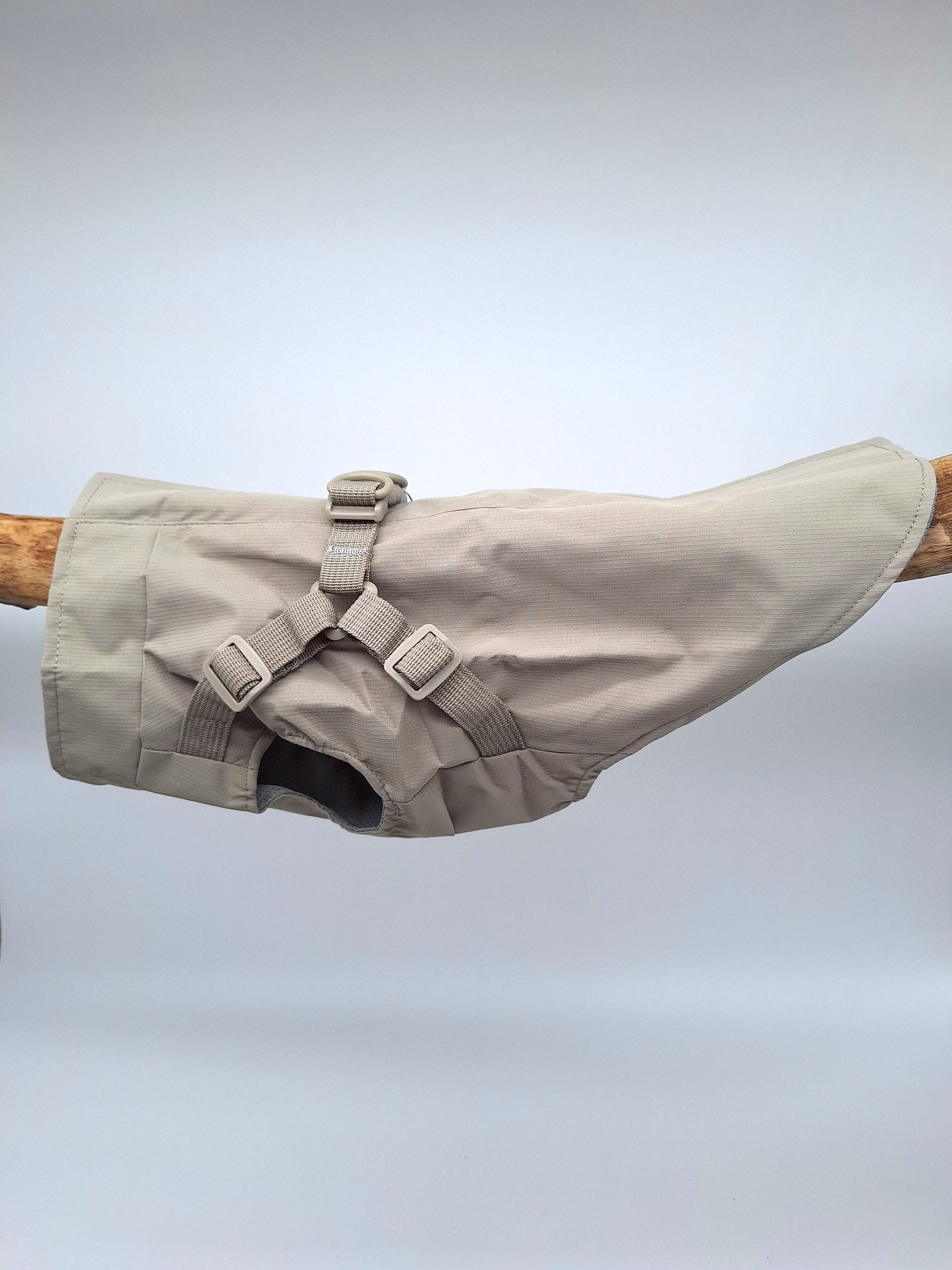 Hunde-Regenmantel | beige | Jetzt online kaufen bei Dogs & Lifestyle