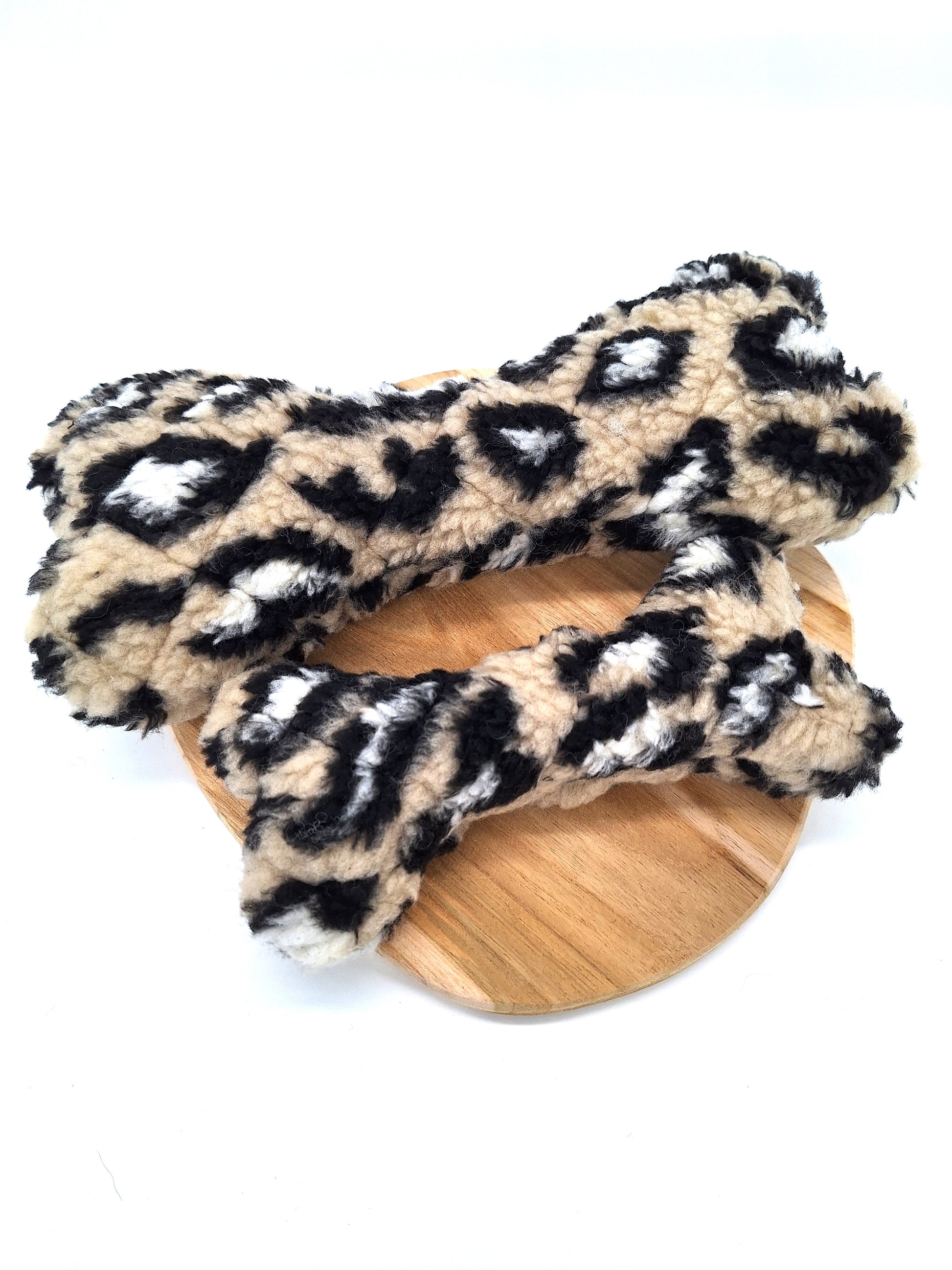 Plüschknochen | Leo | Jetzt online kaufen bei Dogs & Lifestyle