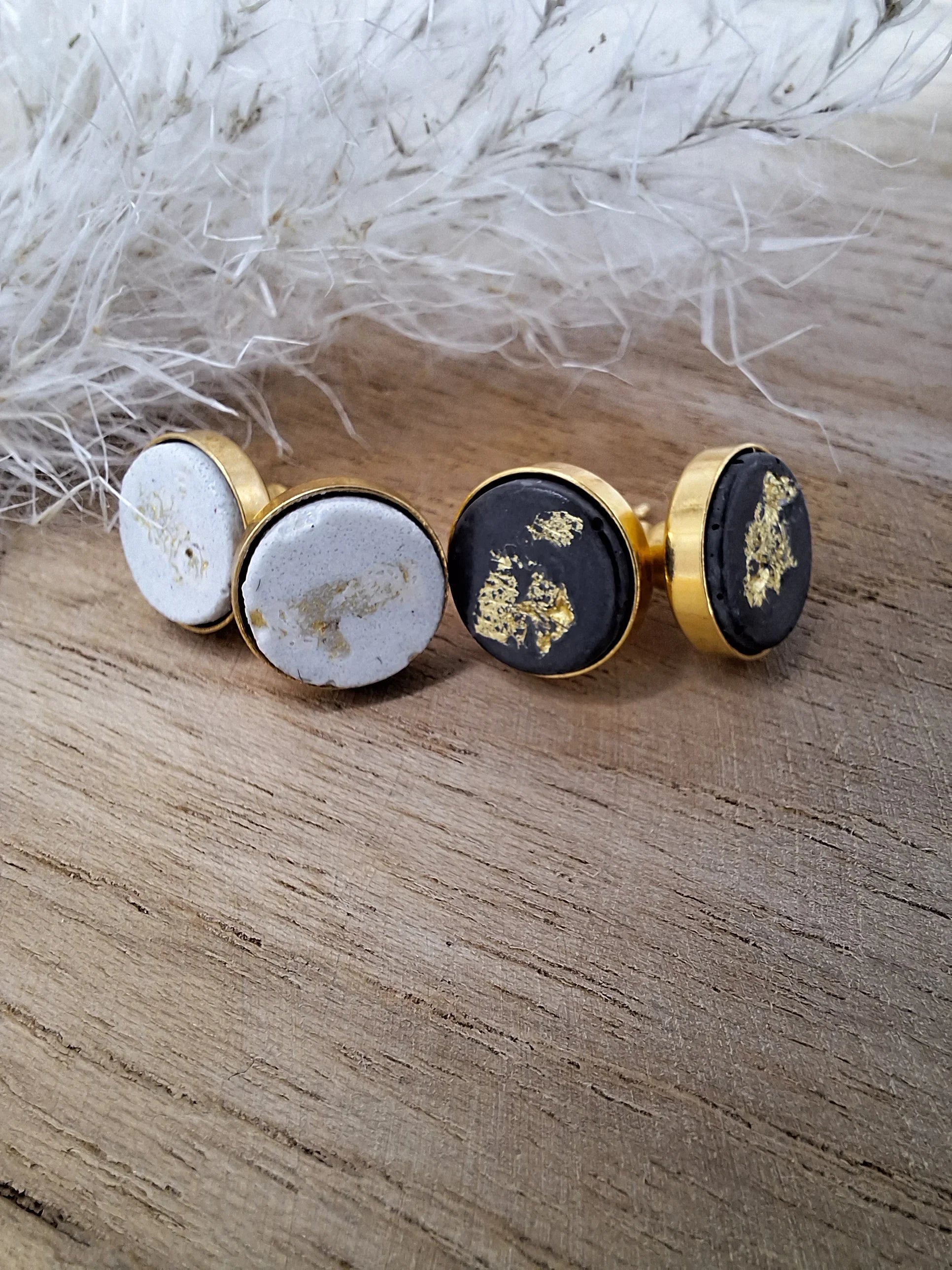 Beton-Ohrstecker classic | Gold | versch. Varianten | Jetzt online kaufen bei Dogs & Lifestyle