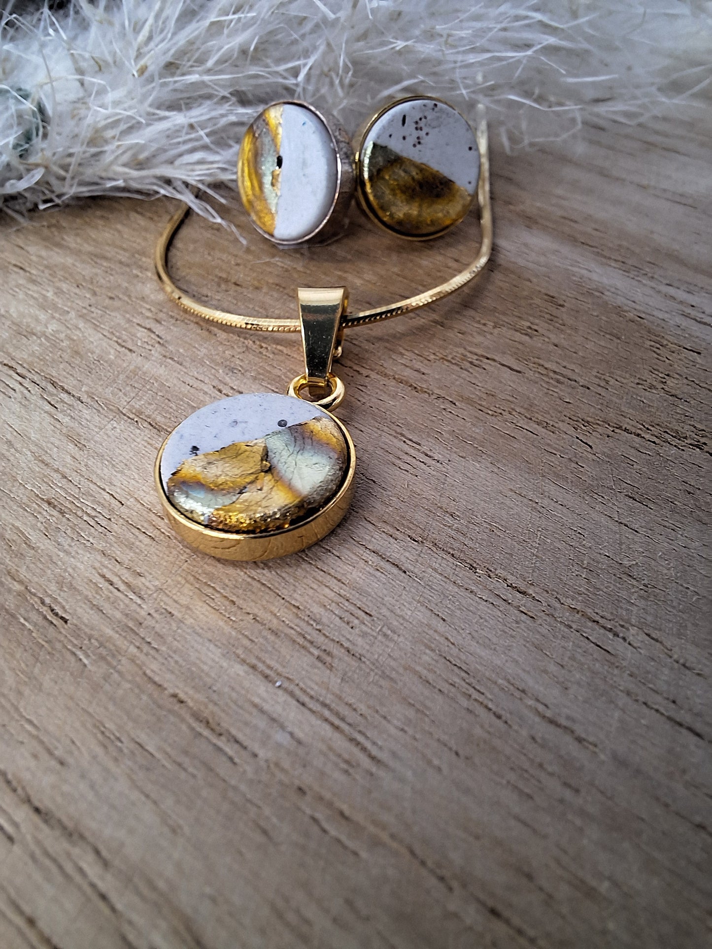 Beton-Halskette rainbow | Gold | Jetzt online kaufen bei Dogs & Lifestyle