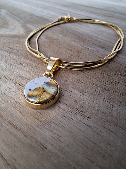 Beton-Halskette rainbow | Gold | Jetzt online kaufen bei Dogs & Lifestyle