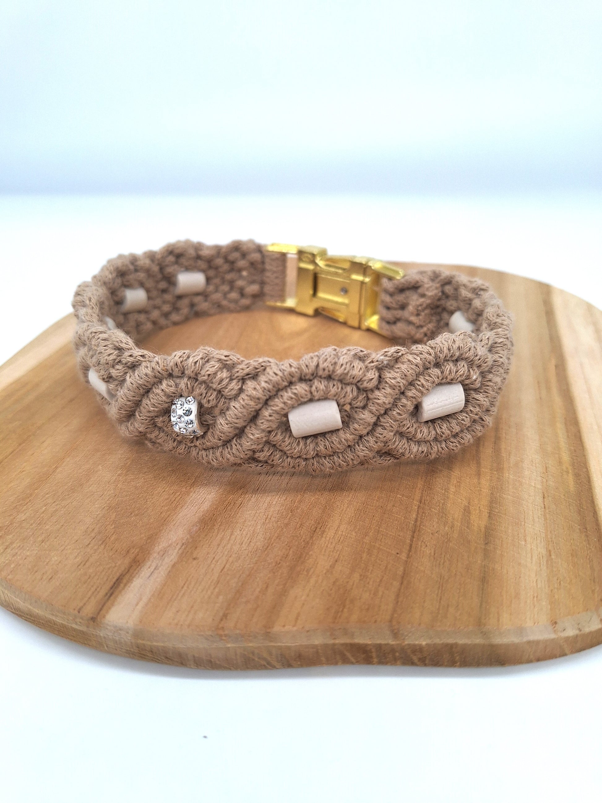 Makramee-Halsband | EM-Keramik- & Strass-Perlen | konfigurierbar | Jetzt online kaufen bei Dogs & Lifestyle