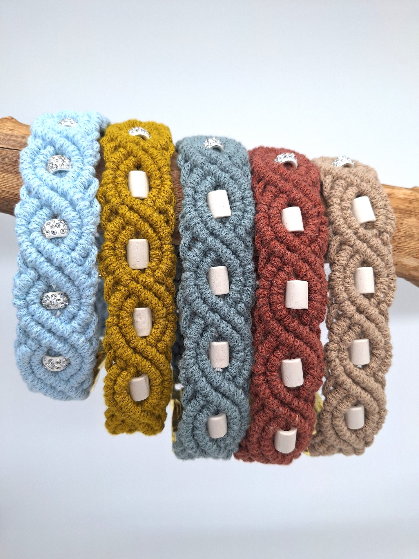 Makramee-Halsband | EM-Keramik- & Strass-Perlen | konfigurierbar | Jetzt online kaufen bei Dogs & Lifestyle